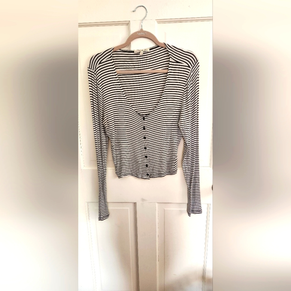 Express crop top size large